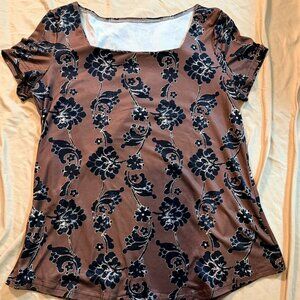 Size Large dressy top / blouse, brown with black floral print, pretty!